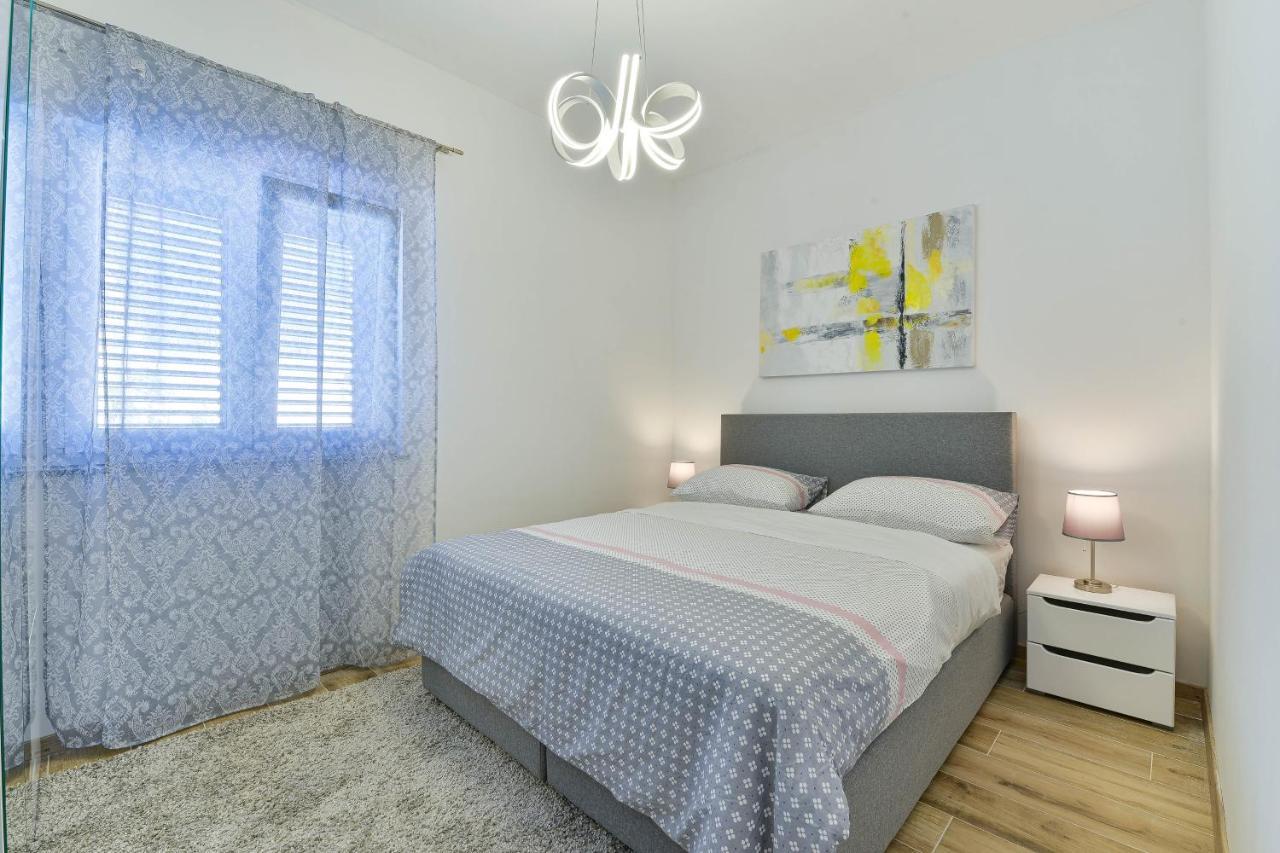 Family Friendly Apartments With A Swimming Pool Zadar - 18098 Luaran gambar