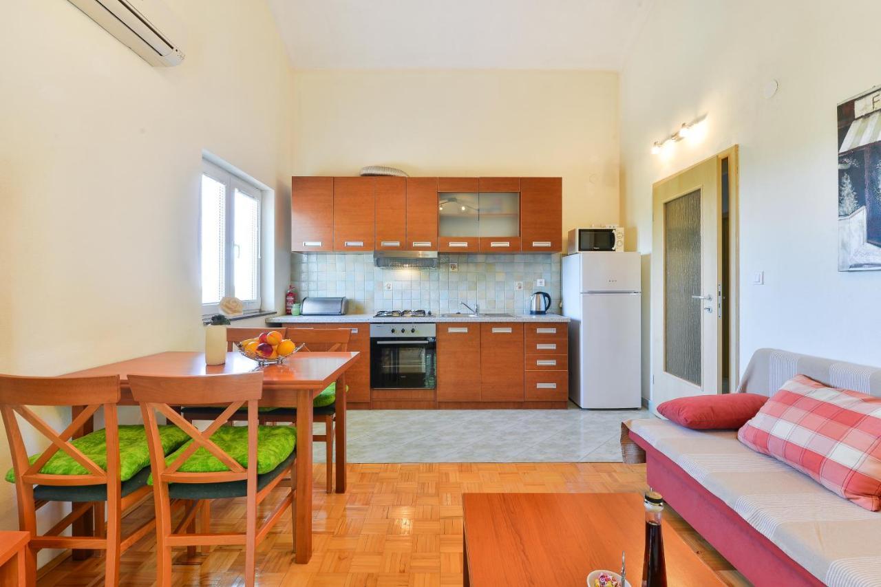 Family Friendly Apartments With A Swimming Pool Zadar - 18098 Luaran gambar