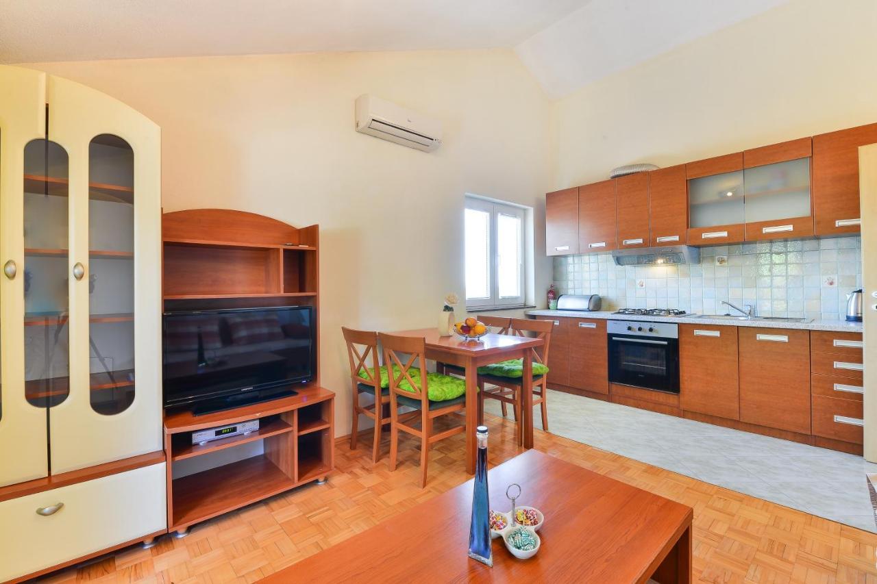 Family Friendly Apartments With A Swimming Pool Zadar - 18098 Luaran gambar