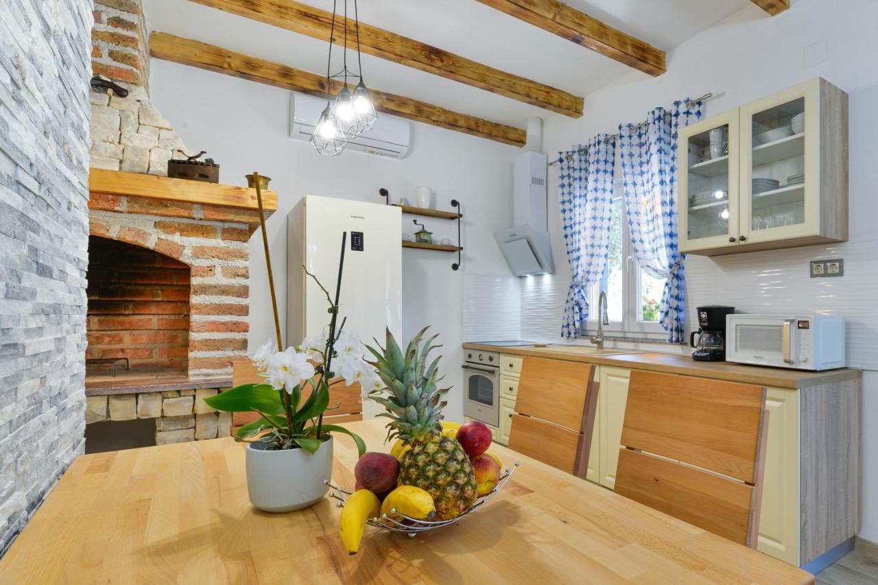 Family Friendly Apartments With A Swimming Pool Zadar - 18098 Luaran gambar